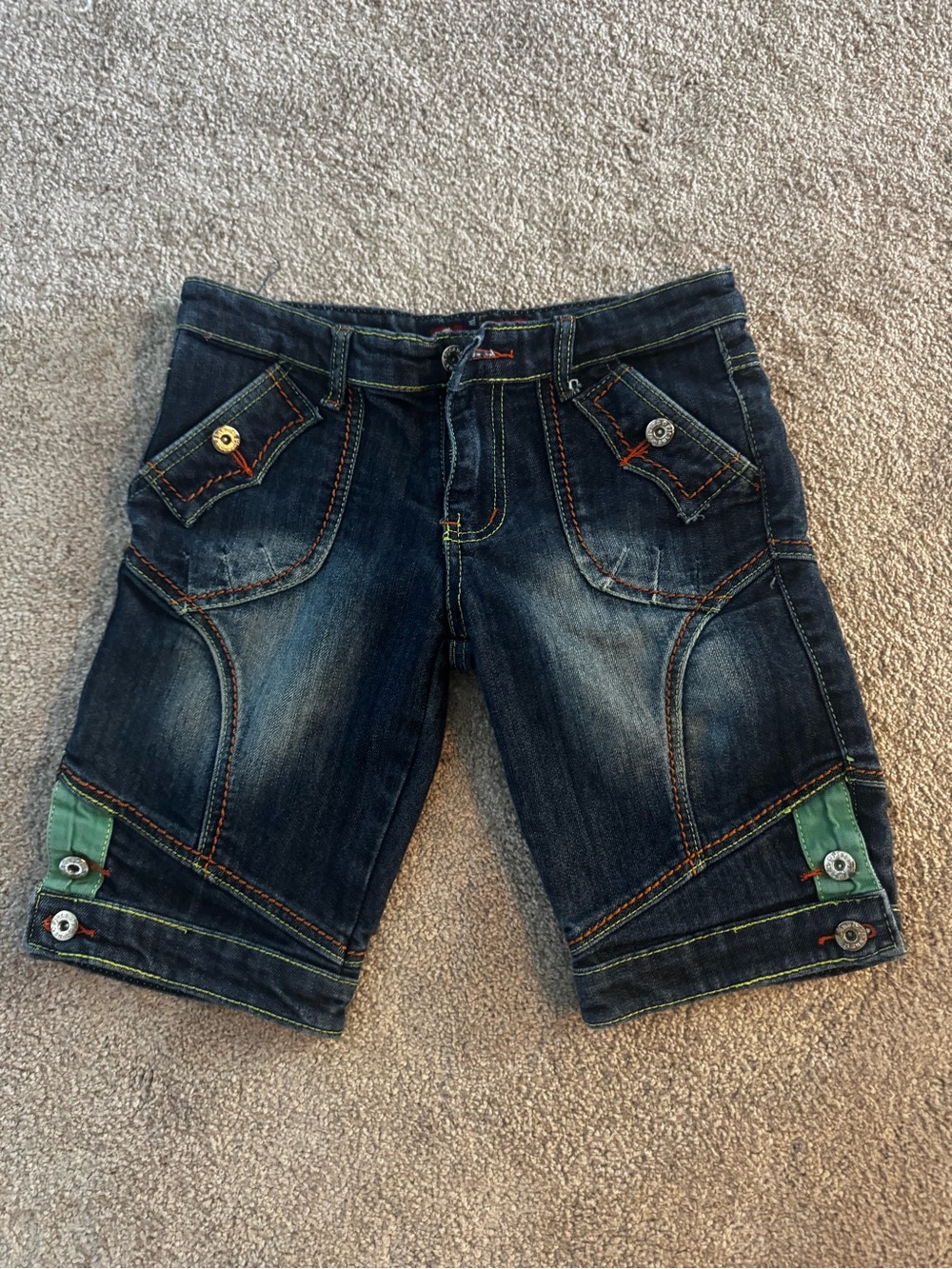 Vintage Y2k RLW denim shorts size 28 with a contrast stitching zip pockets